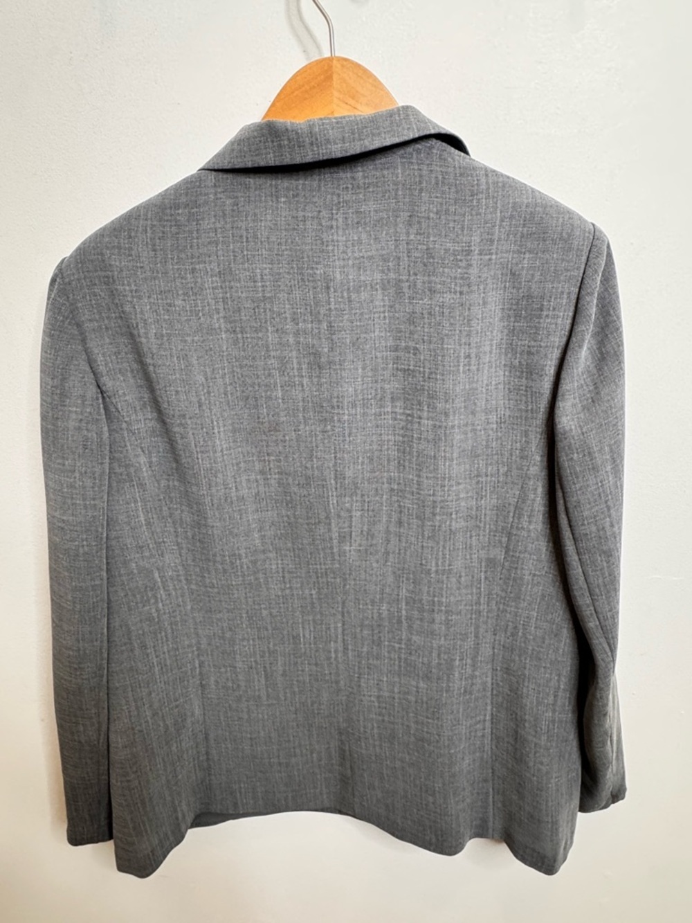 Vintage Gray Three-Button Women's Blazer - Picture 2 of 3